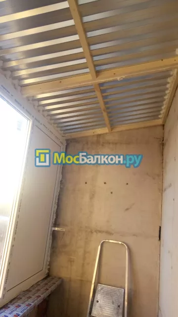 Крыша на балконе в Подольске монтаж и ремонт по выгодной цене от МосБалкон
