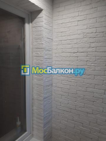 Отделка балкона декоративным камнем