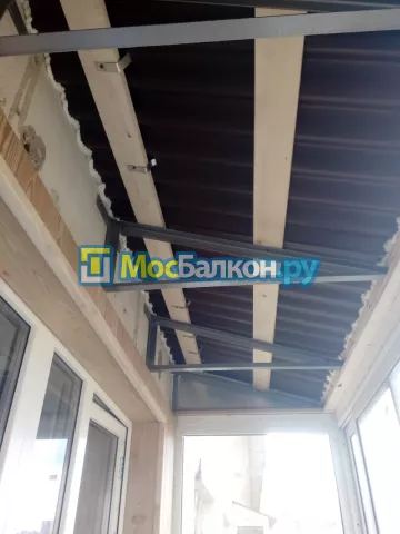 Крыша на балконе в Подольске монтаж и ремонт по выгодной цене от МосБалкон
