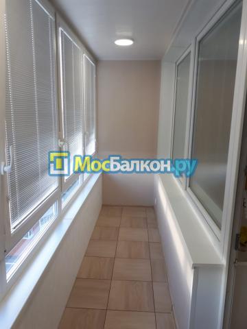 Остекление лоджии 4.8 метров окнами REHAU