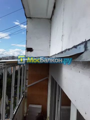 Крыша на балконе в Подольске монтаж и ремонт по выгодной цене от МосБалкон
