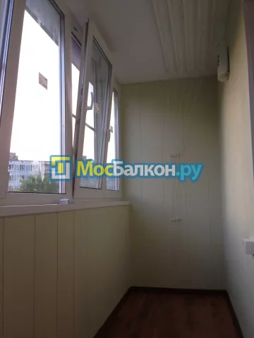 Отделка балкона и лоджии пластиковыми ПВХ панелями в Подольске от компании МосБалкон